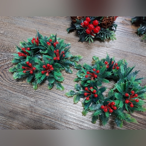 Lot of 6 Vintage Plastic Christmas Taper Candle Ring Wreaths - Picture 3 of 8